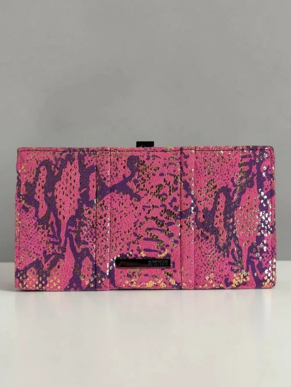 Kenneth Cole Reaction Pink Metallic Snake Print Frame Wallet Clutch 8.5